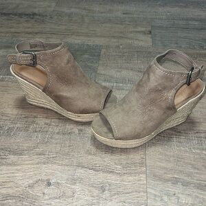 Universal threads booties size 8